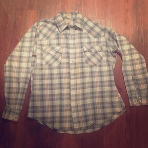 Vintage Levi’s pearl snap long sleeve shirt.